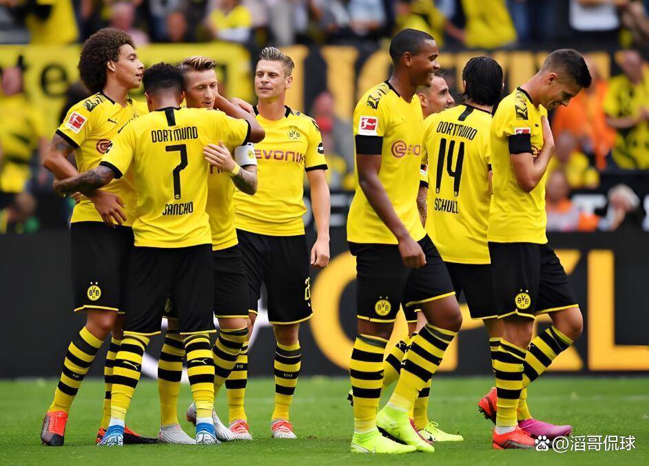 今晨皇家社会调整名单以备德国杯，止住颓势环节打磨，目标明确，阵容厚度经受考验(佩通坦能否顶住压力逆转颓势)-MK体育